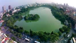 Toàn cảnh hồ Hoàn Kiếm